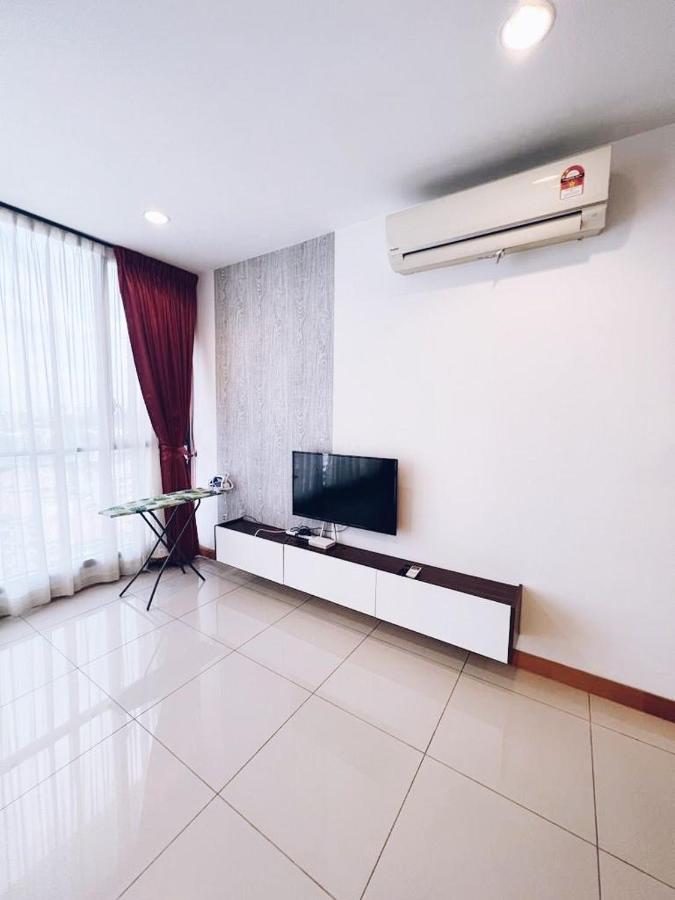 Connected Train 3 Bedrooms - Above Klgateway Mall 14 Apartment Kuala Lumpur
