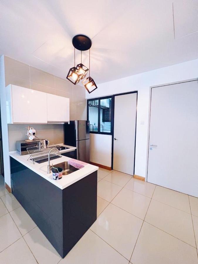 Connected Train 3 Bedrooms - Above Klgateway Mall 14 Apartment Kuala Lumpur