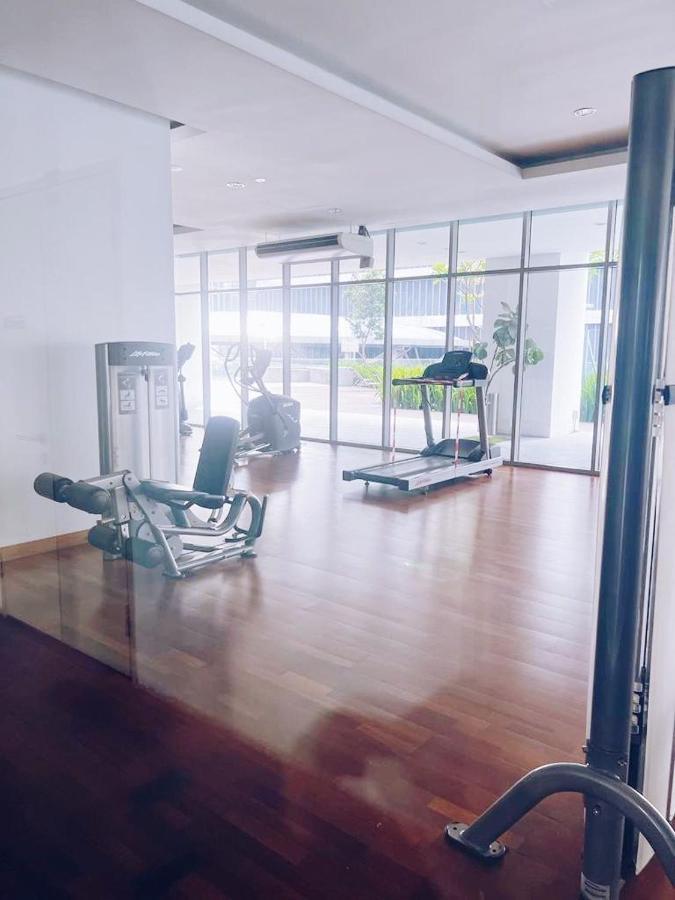 Connected Train 3 Bedrooms - Above Klgateway Mall 14 * Kuala Lumpur