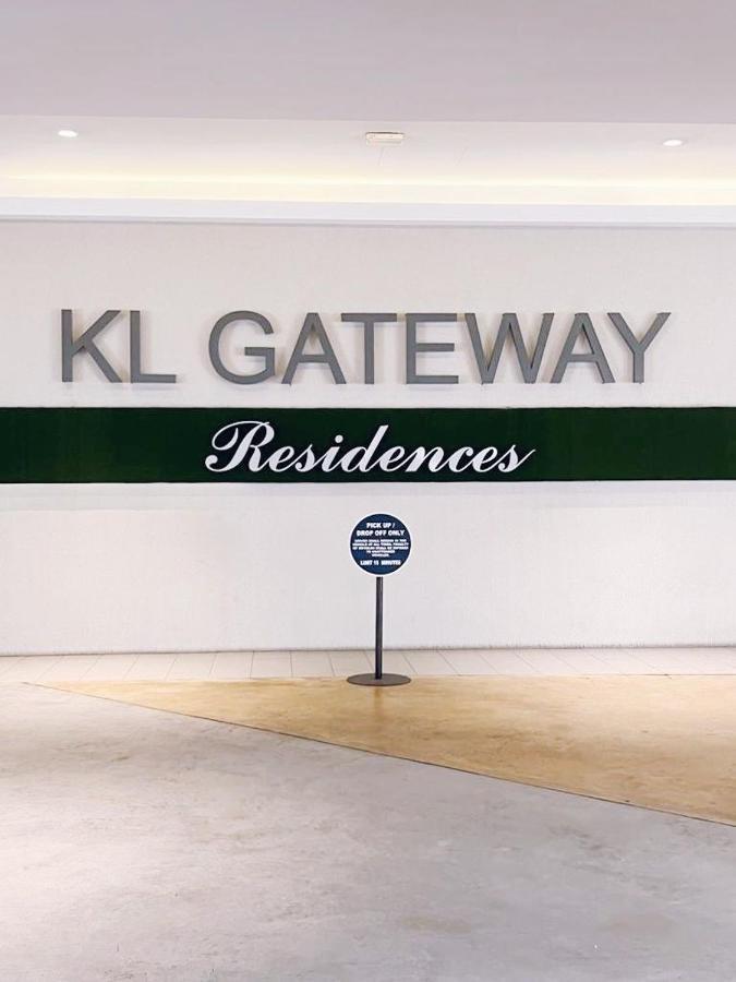Connected Train 3 Bedrooms - Above Klgateway Mall 14 Apartment *